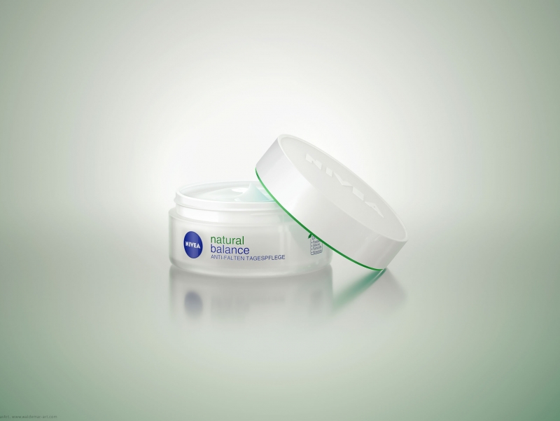 NIVEA NATURAL BALANCE ANTI-FALTEN TAGESPFLEGE - Packaging 3D Visualization