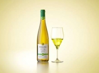 Riesling wine bottle 750ml with a cork and labels Premium 3D model pack